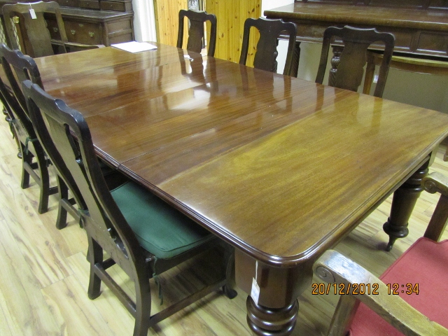 Victorian Mahogany Dining Table